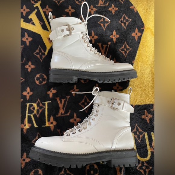 Nasty Gal Boots - Picture 15 of 16